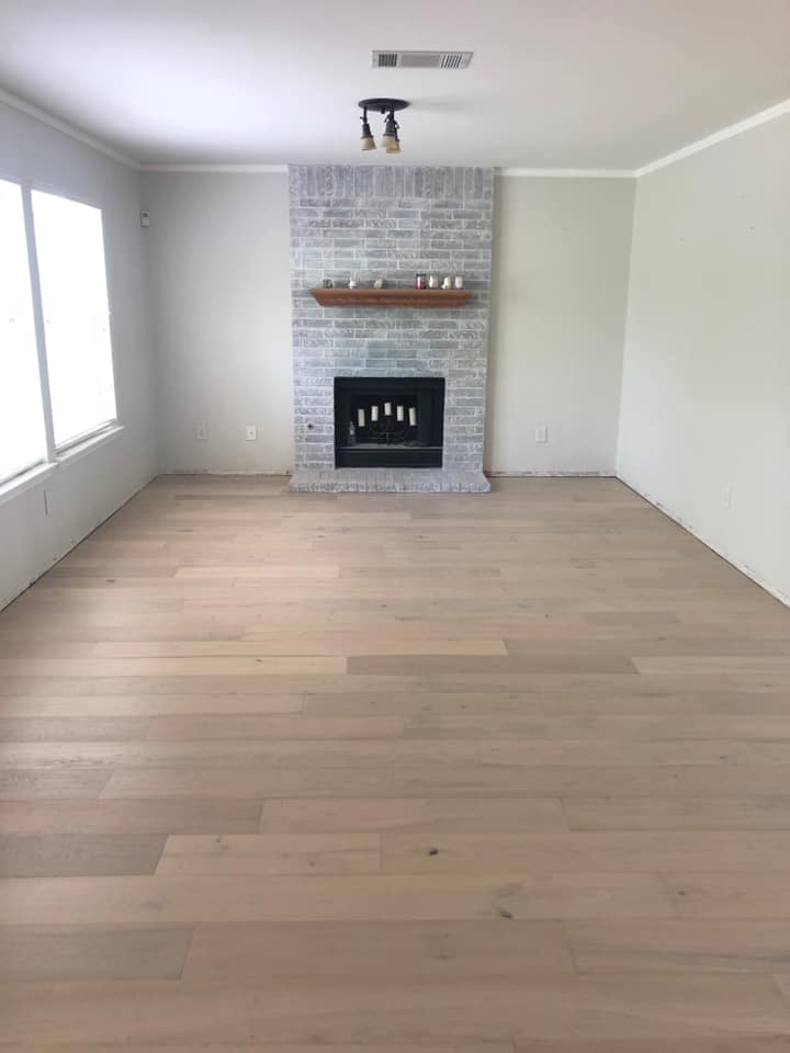 Austin Collection Corvina