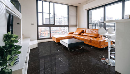 Present Marquina Noir